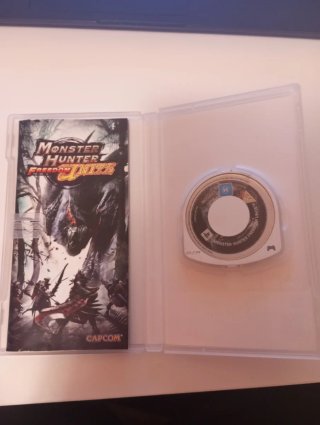 Monster Hunter Freedom Unite PSP Completo