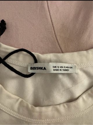 Camiseta Blanca con Flor Rosa y Morada
