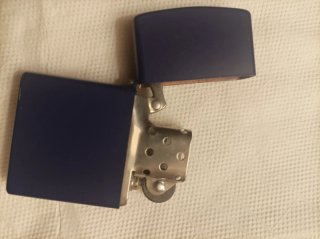 Mechero tipo Zippo azul