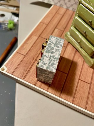Mini libreria per casa delle bambole