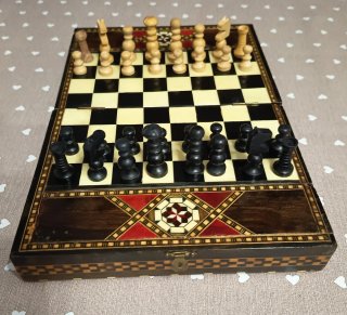 Caja de madera decorada