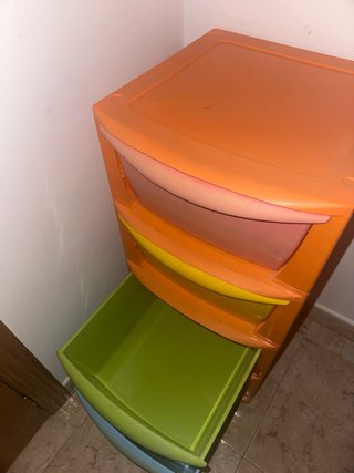 Cajonera de plástico con ruedas
