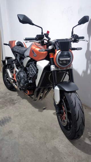 Honda CB1000R+