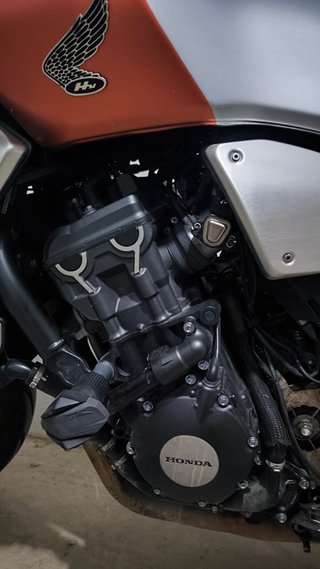 Honda CB1000R+