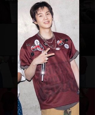 Camiseta BTS Arirang Tour Tokyo exclusiva SUGA de segunda mano por
