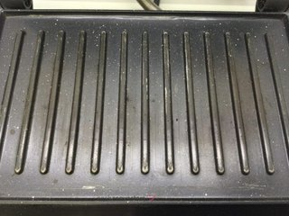 parrilla electrica cecotec rock ngrill 750 full open
