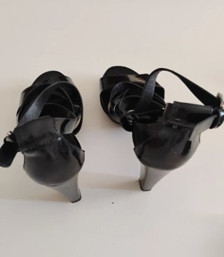 Hogan Sandali N.38.5 Nero piccolo difetto