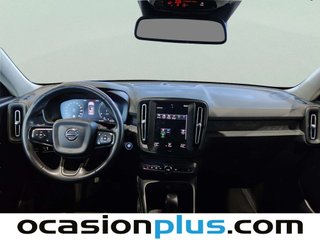 Volvo XC40 T2 Momentum Core 95 kW (129 CV)