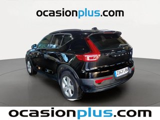 Volvo XC40 T2 Momentum Core 95 kW (129 CV)