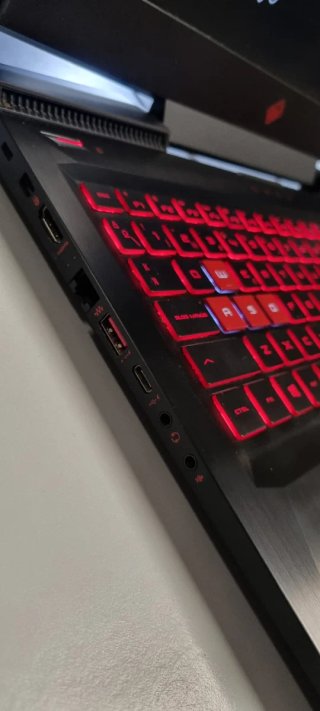 HP OMEN 15 - i7 7700HQ 12GB GTX1050