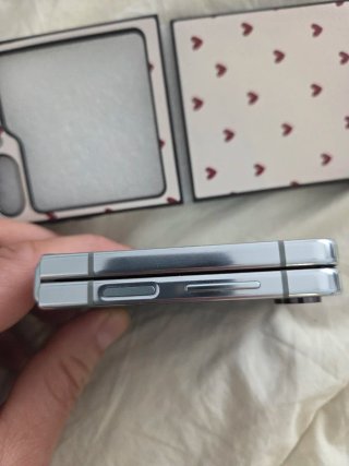 Samsung Galaxy Flip 5