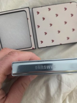Samsung Galaxy Flip 5