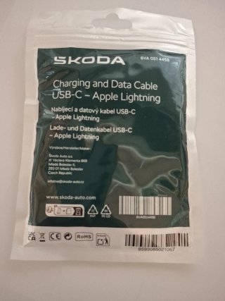 V16 + CABLE USB-C / APPLE SKODA
