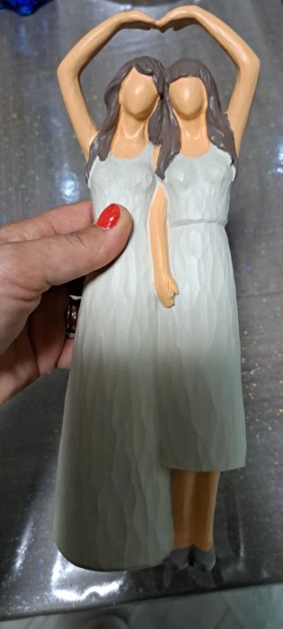 Statua madre e figlia