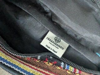 Riñonera Freakmandu estilo hippie multicolor