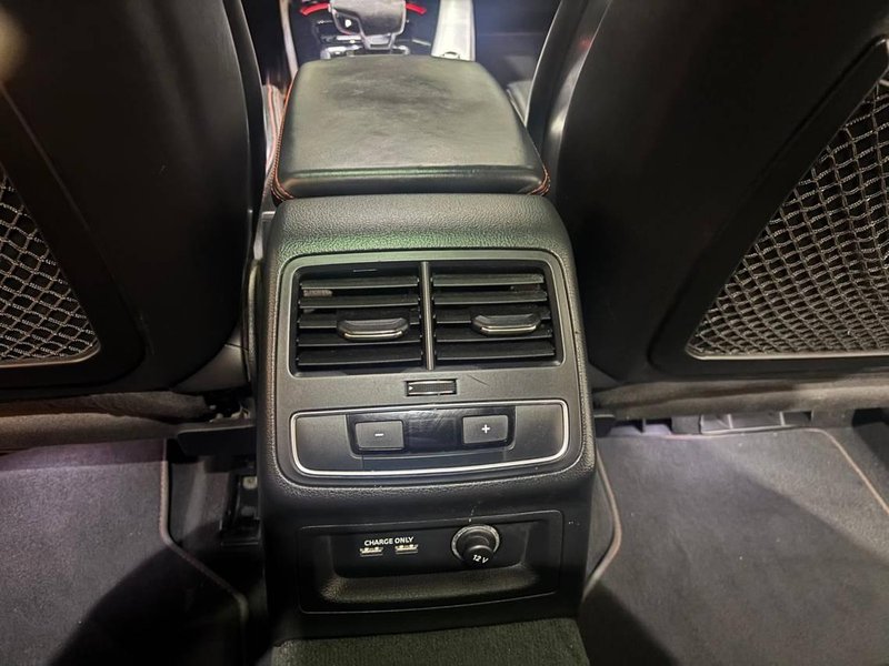 Audi A4 2021, foto 21