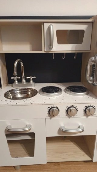 Cocinita de madera infantil