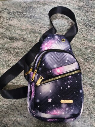 Bandolera acolchada galaxy mujer