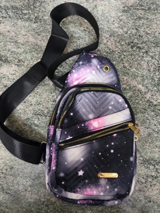 Bandolera acolchada galaxy mujer