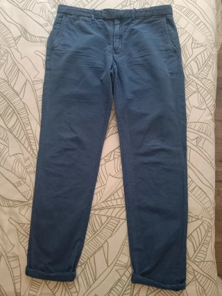 Vaqueros tipo chino / pitillo color azul Mango Man