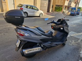 Suzuki Burgman 400 - Maxi Scooter Automática 2015