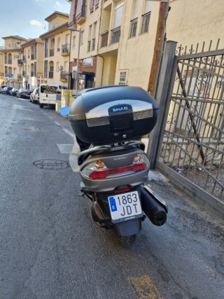 Suzuki Burgman 400 - Maxi Scooter Automática 2015