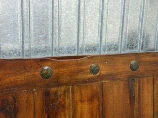 Cabecero madera maciza con tachuelas cama 90