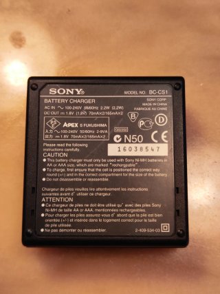 NUEVO, Cargador Sony BC-CS1 AA/AAA