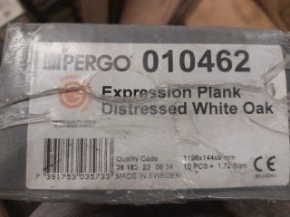 Tarima Laminada blanca con vetas  Marca Pergo