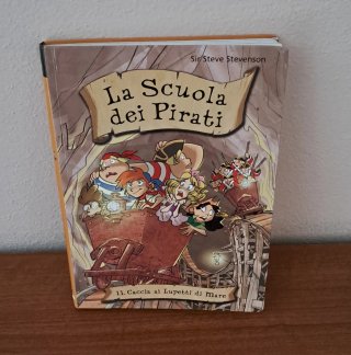 Caccia ai Lupetti di Mare. La scuola dei pirati...