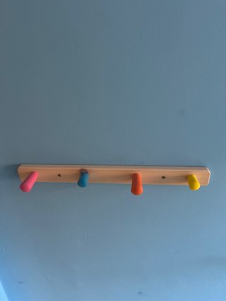 Perchero infantil madera con 4 ganchos