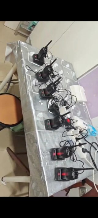 Conjunto de 6 Walkie Talkies con Bases Cargadoras