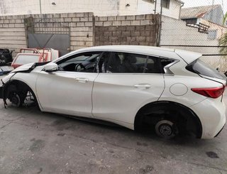 260605da5b faro infiniti q30 - 1 generacion 228931