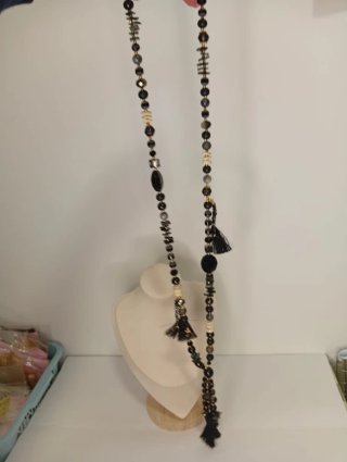 Collana lunga pietre nere e dorate