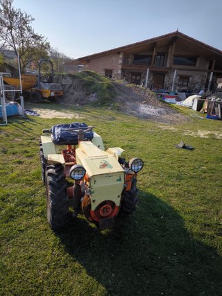 Tractor Pascuali con aperos
