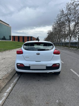 Vendo Kia cee’d 1.4 gasolina 100 CV, año 2017, con
