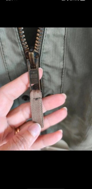 Cazadora estilo militar