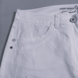 Pantalón blanco Gerry Weber con remaches