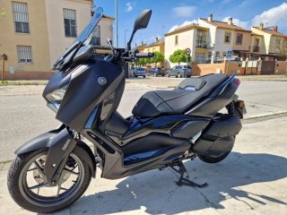 Yamaha XMAX 300