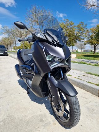 Yamaha XMAX 300