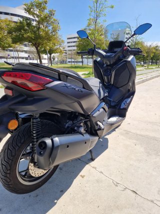 Yamaha XMAX 300