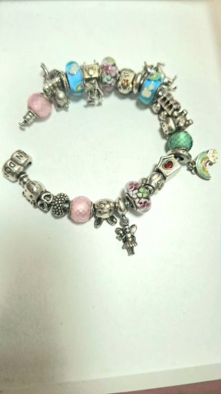 Pulsera Pandora con 22 charms
