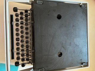 Máquina de escribir Olivetti DORA