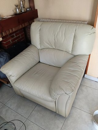 Sillón relax de cuero beige