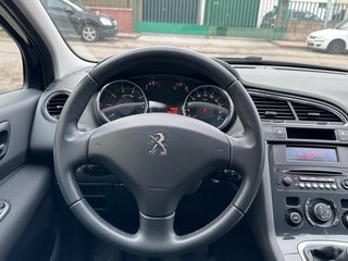 Peugeot 5008 2013