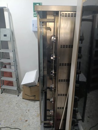 Asador de pollos profesional