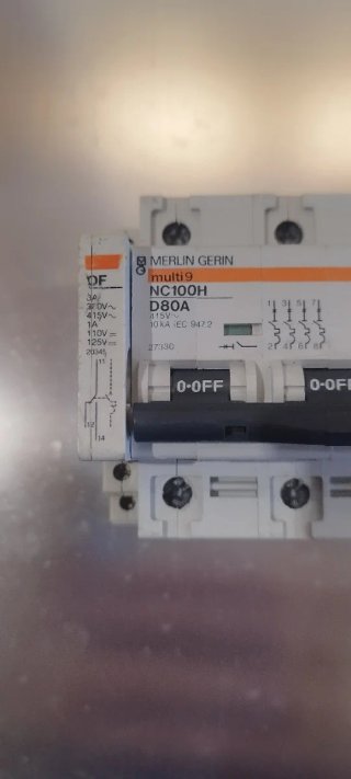 Merlin Gerin NC100H D80A Interruptor
