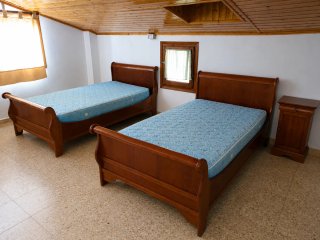Conjunto de Camas de madera de 105cm y escritorios