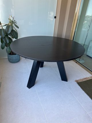 Mesa Westwing Roble Negra 130cm.