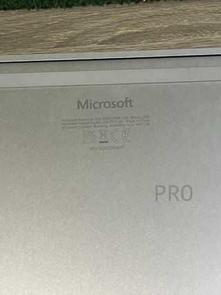 Notebook Microsoft Studio 2